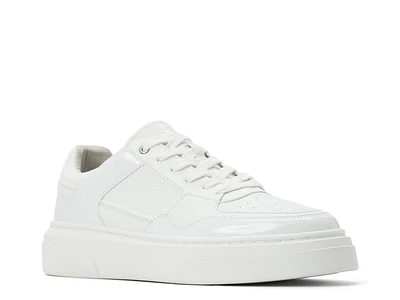 Callisto Sneaker
