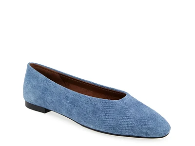 Amelie Flat
