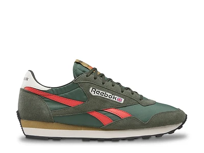 Aztec II Sneaker