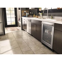 Whirlpool 24 inch Undercounter Beverage Center With Towel Bar Handle | Electronic Express