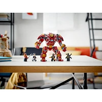 LEGO The Hulkbuster: The Battle of Wakanda | Electronic Express