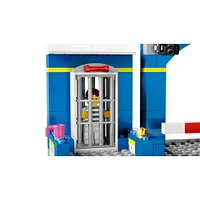LEGO City Police Station Chase | Electronic Express