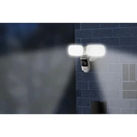 Lorex 1440p Wired Floodlight Indoor/Outdoor Security Camera | Electronic Express