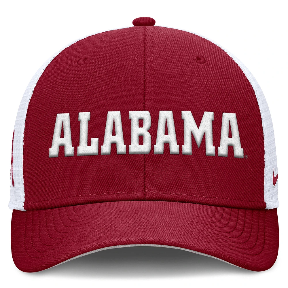 V110793 Alabam NCAA FB Nike 2025 Dugout Coaches Dri-Fit Rise Trucker HATMENSTR NC13-99MI-ABN-49S