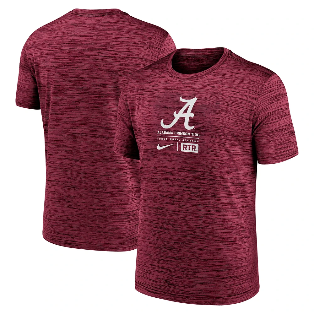 T-shirt Nike Crimson Alabama Tide Campus Center Block Velocity Performance pour homme