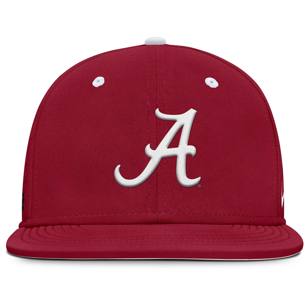 Casquette ajustée Nike Crimson Alabama Tide On-Field Dugout True Performance pour homme