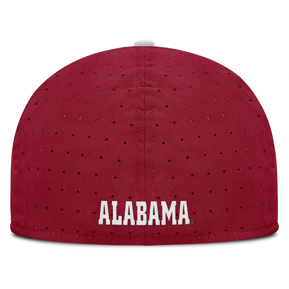 Casquette ajustée Nike Crimson Alabama Tide On-Field Dugout True Performance pour homme