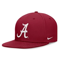 Casquette ajustée Nike Crimson Alabama Tide On-Field Pro pour homme