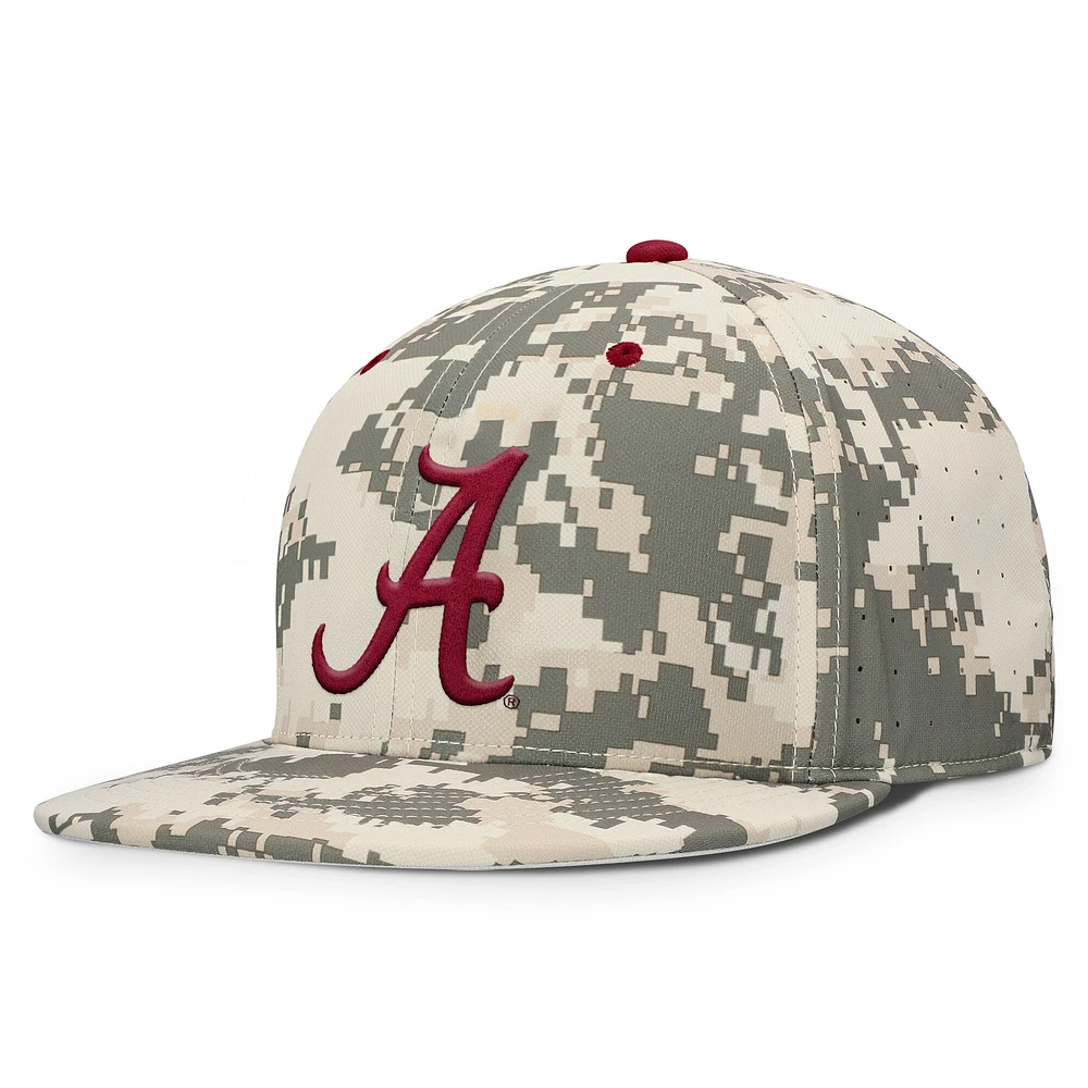 Casquette ajustée Nike Digital Camo Alabama Crimson Tide 2025 Dugout True Performance pour homme