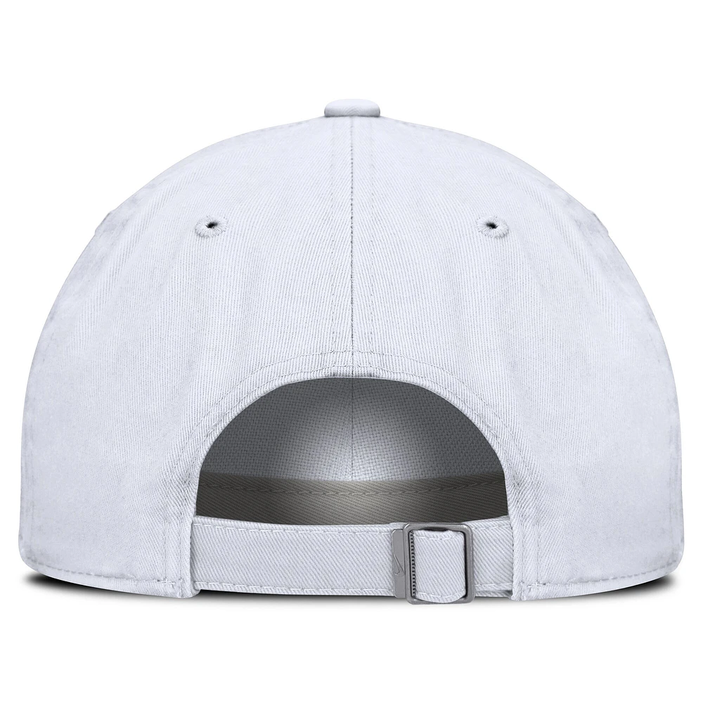 Casquette ajustable Nike blanche Alabama Crimson Tide Core Club Mascot Wordmark pour homme
