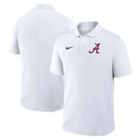 Polo Nike blanc Alabama Crimson Tide Primetime Victory Performance pour homme avec logo principal
