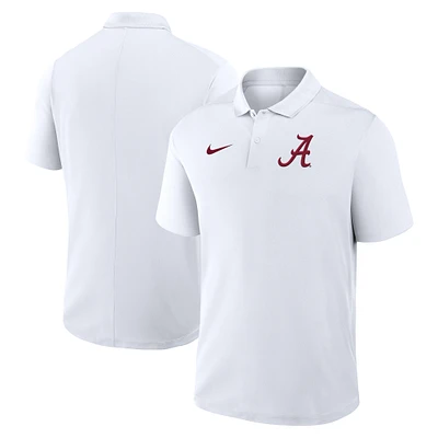 Polo Nike blanc Alabama Crimson Tide Primetime Victory Performance pour homme avec logo principal