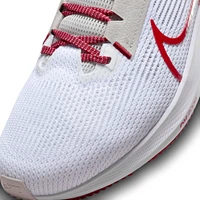 Chaussure de course unisexe Nike Alabama Crimson Tide Zoom Pegasus 40 blanc