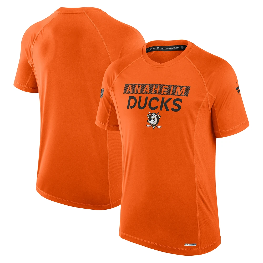 T-shirt technique authentique Pro Rink Orange des Anaheim Ducks Fanatics pour hommes