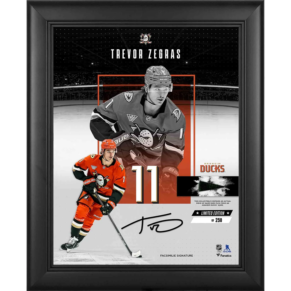 Collage Impact encadré de Trevor Zegras, Anaheim Ducks, 11" x 14", avec un morceau de rondelle utilisée lors du match - Édition limitée à 250 exemplaires