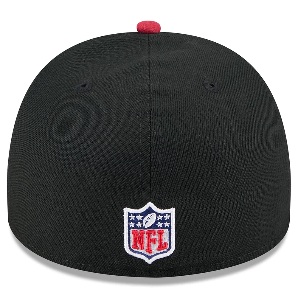 Casquette ajustée 59FIFTY New Era noire/cardinale pour homme, Arizona Cardinals, draft NFL 2025, sur scène