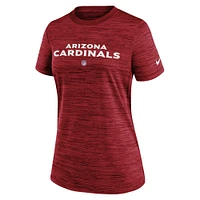 T-shirt Nike Cardinal Arizona Cardinals Sideline Velocity Performance pour femme