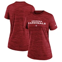 T-shirt Nike Cardinal Arizona Cardinals Sideline Velocity Performance pour femme