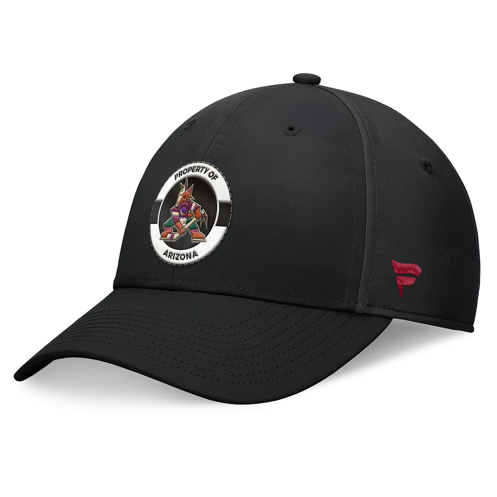 Casquette flexible noire Arizona Coyotes Authentic Pro Training Camp Fanatics pour hommes