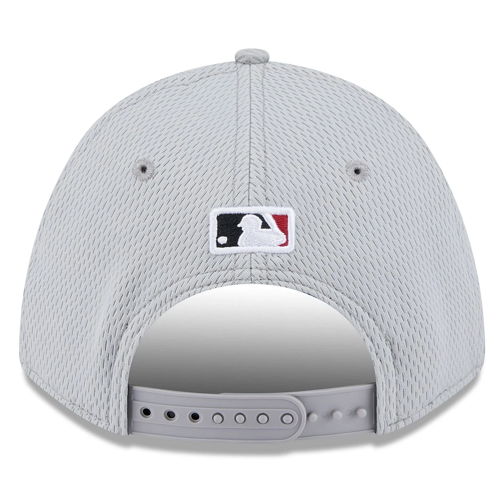 Men's New Era Gray Arizona Diamondbacks 2025 MLB Clubhouse 9FORTY M-Crown Adjustable Hat