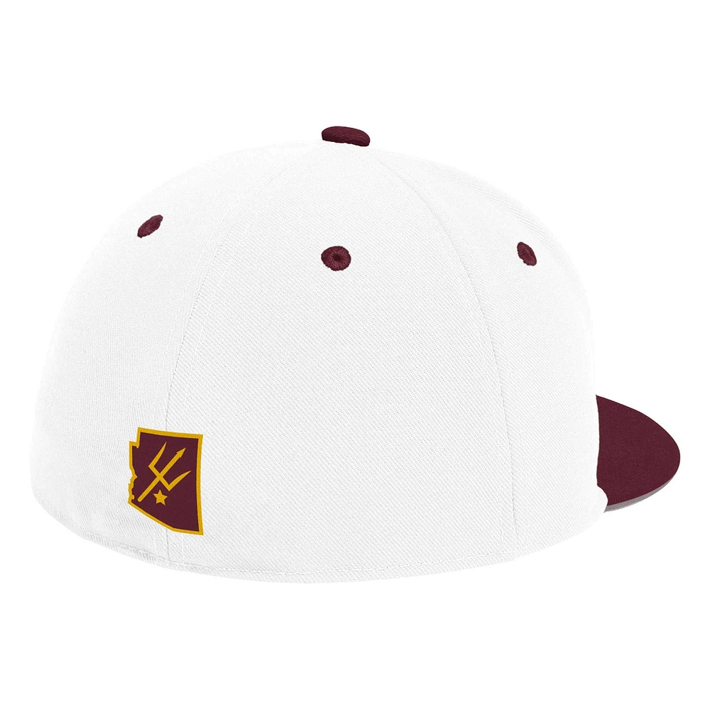 Casquette de baseball ajustée sur le terrain des Sun Devils l'Arizona State adidas pour hommes, blanche