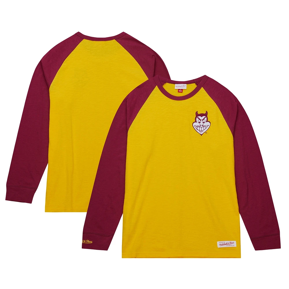 T-shirt à manches longues raglan flammé légendaire Mitchell & Ness Gold Arizona State Sun Devils pour hommes