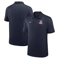 Polo Nike bleu marine pour homme, Arizona Wildcats, début de saison 2025, avec rayures Victory Sideline Performance