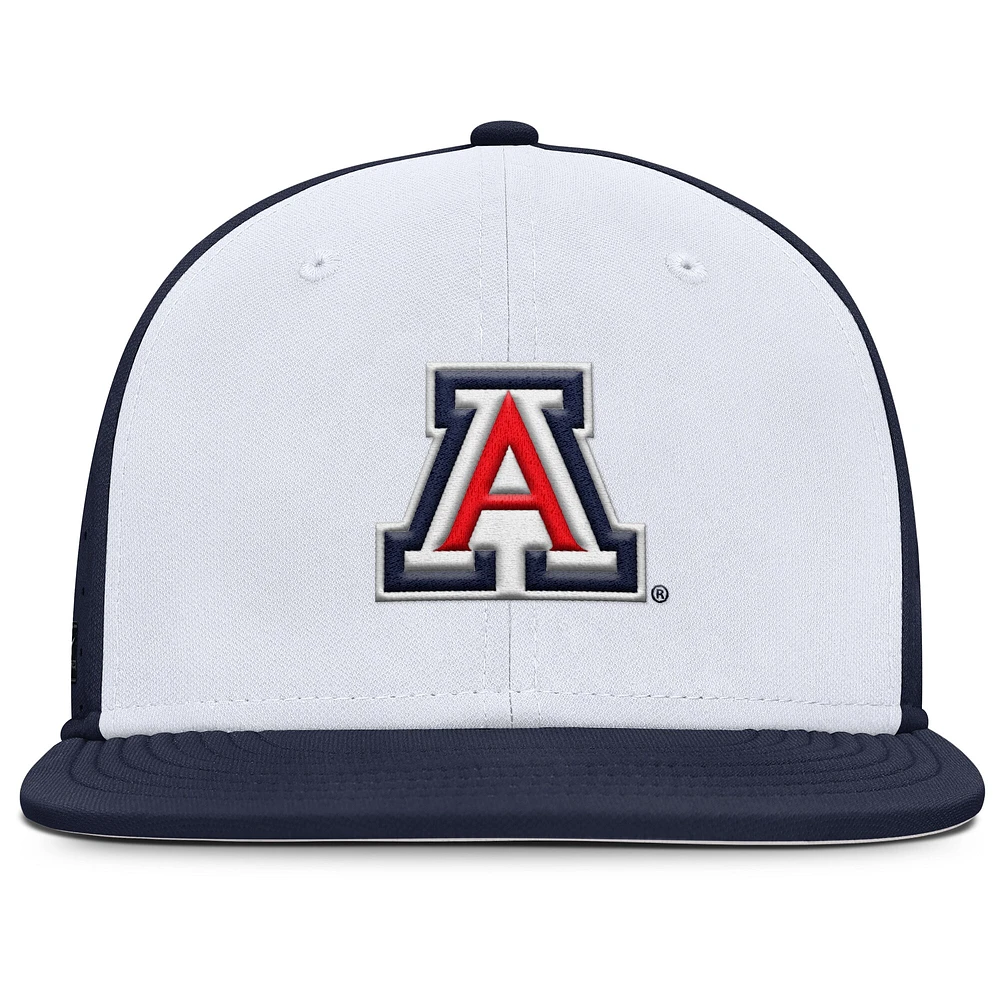 Casquette Nike True Performance pour homme, blanche/bleu marine, Arizona Wildcats On-Field Dugout