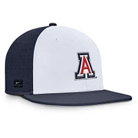 Casquette Nike True Performance pour homme, blanche/bleu marine, Arizona Wildcats On-Field Dugout