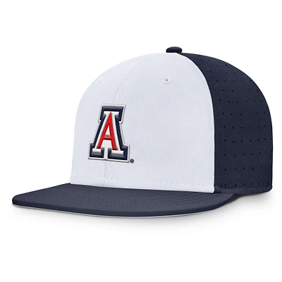 Casquette Nike True Performance pour homme, blanche/bleu marine, Arizona Wildcats On-Field Dugout