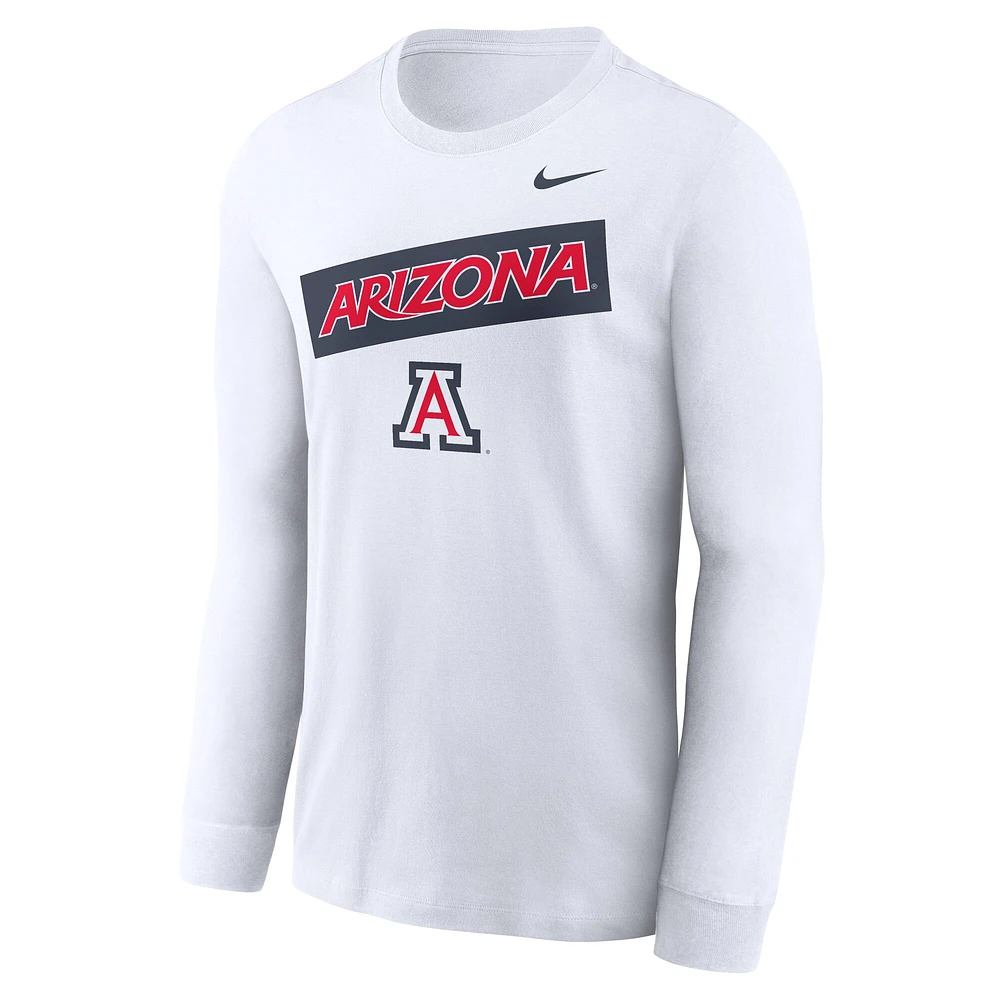 T-shirt Nike blanc à manches longues pour homme, motif classique des Wildcats de l'Arizona, avec deux coups sûrs