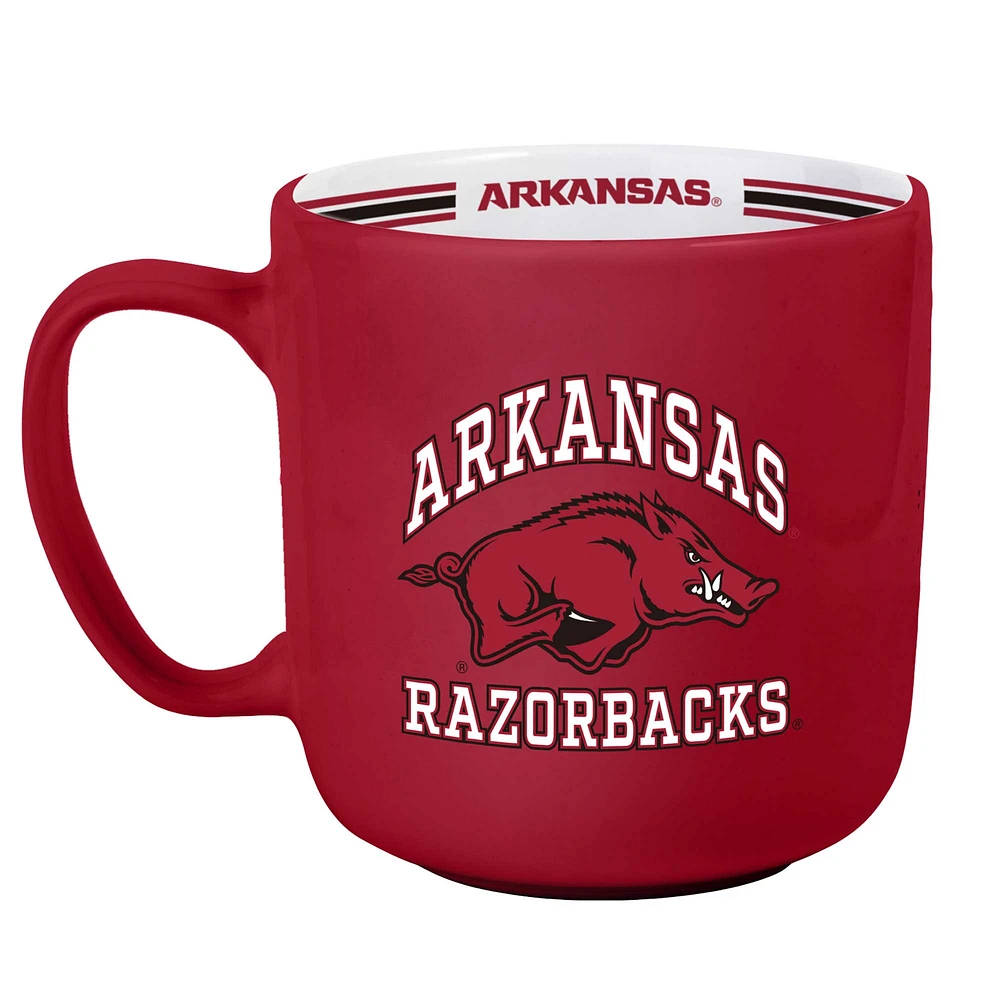 Arkansas Razorbacks 15oz. Tasse à rayures