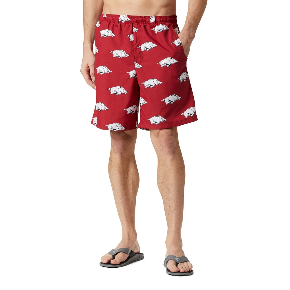 Short imprimé Columbia Cardinal Arkansas Razorbacks Backcast III pour homme