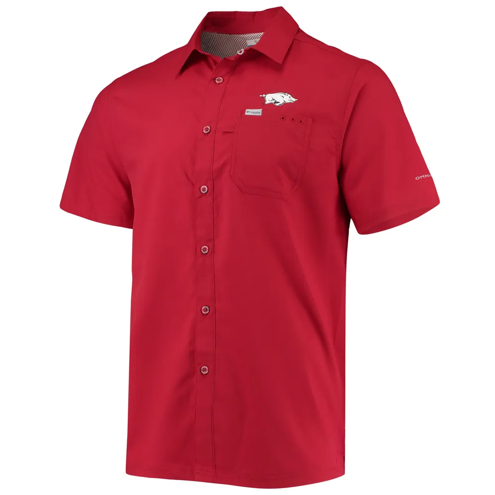 Chemise boutonnée Columbia PFG Cardinal Arkansas Razorbacks Slack Tide Camp pour homme