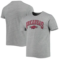 Hommes League Collegiate Wear Heathered Grey Arkansas Razorbacks Upperclassman Reclaim T-shirt en jersey recyclé