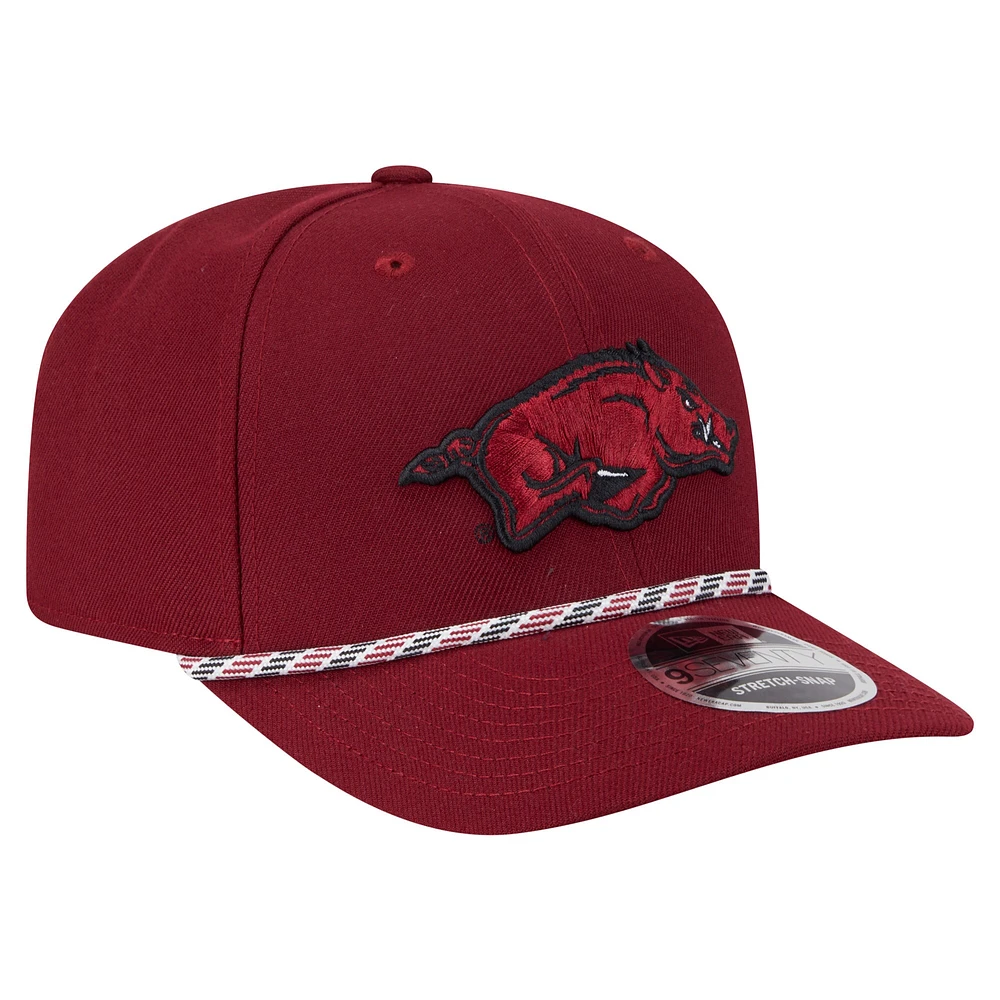 Casquette extensible à boutons-pression New Era Cardinal Arkansas Razorbacks Game Day Multi-Rope 9SEVENTY pour homme