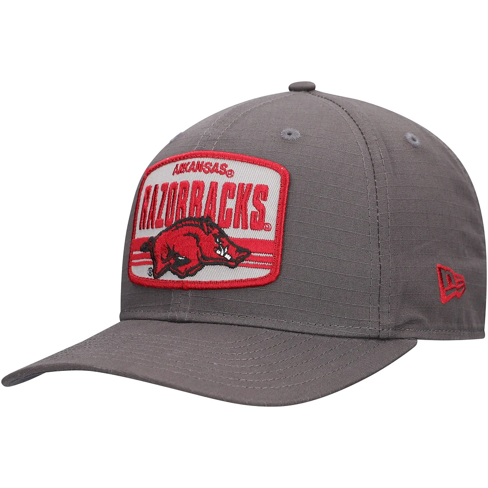 Casquette ajustable extensible à boutons-pression New Era 9SEVENTY pour homme Arkansas Razorbacks, anthracite