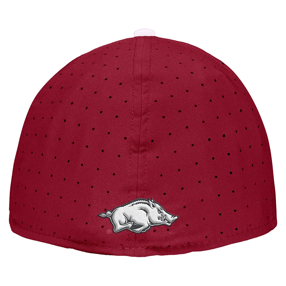 Men's Nike Cardinal Arkansas Razorbacks 2025 On-Field True Performance Baseball Fitted Hat