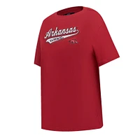 T-shirt surdimensionné petit ami Pro Standard Cardinal Arkansas Razorbacks Script Tail pour femmes