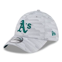Men's New Era Gray Athletics 2025 MLB Clubhouse 39THIRTY Flex Hat