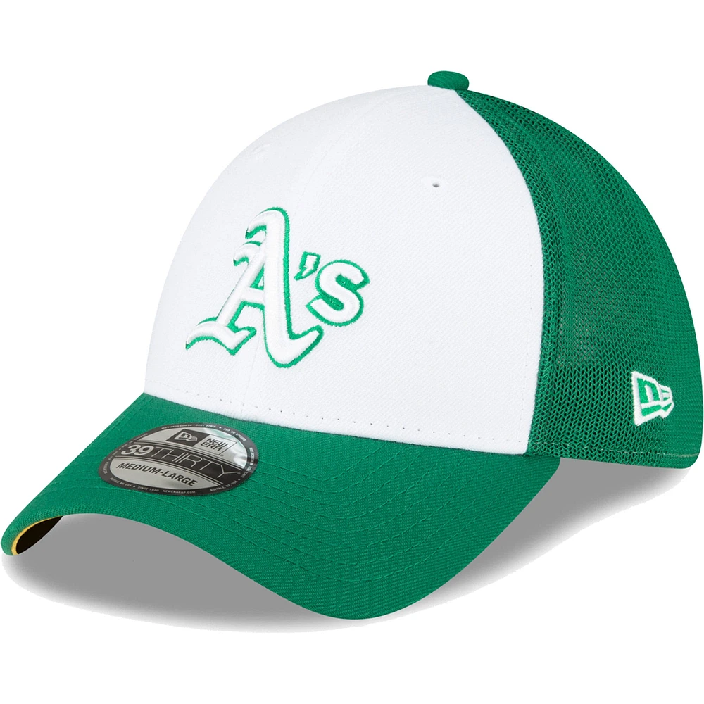 Men's New Era Green/White Athletics 2023 On-Field Batting Practice 39THIRTY Flex Hat