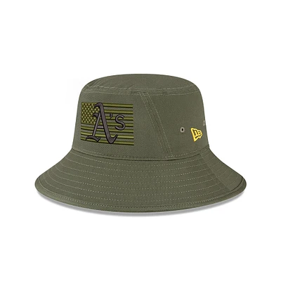 Chapeau bob New Era Green Athletics 2023 Armed Forces Day pour homme