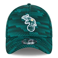 Men's New Era Green Athletics 2025 MLB Clubhouse 39THIRTY Flex Hat