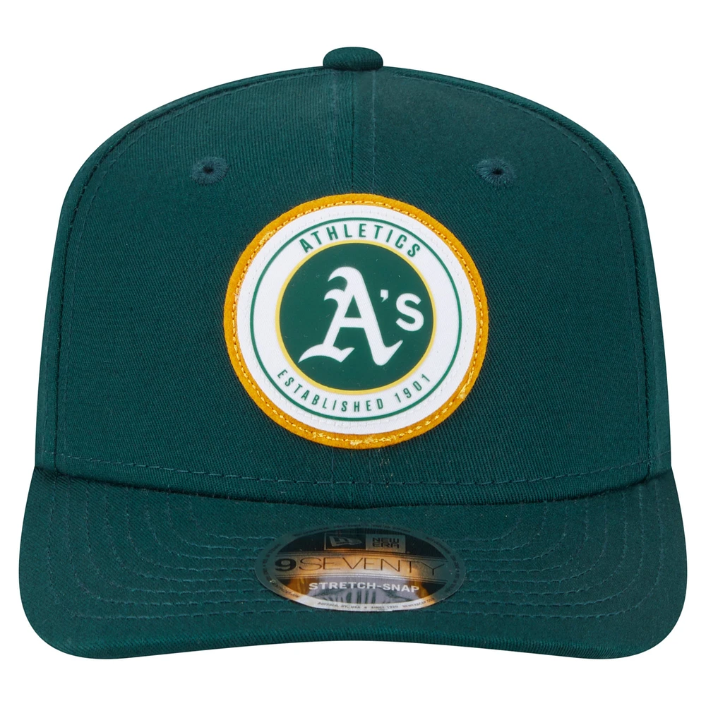 Casquette extensible à bouton-pression New Era Kelly Green Athletics Circle Patch 9SEVENTY pour homme
