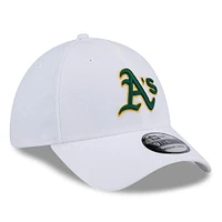 Men's New Era White Athletics 39THIRTY Flex Hat