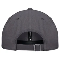 Casquette ajustable Nike Athletics Club grise pour homme