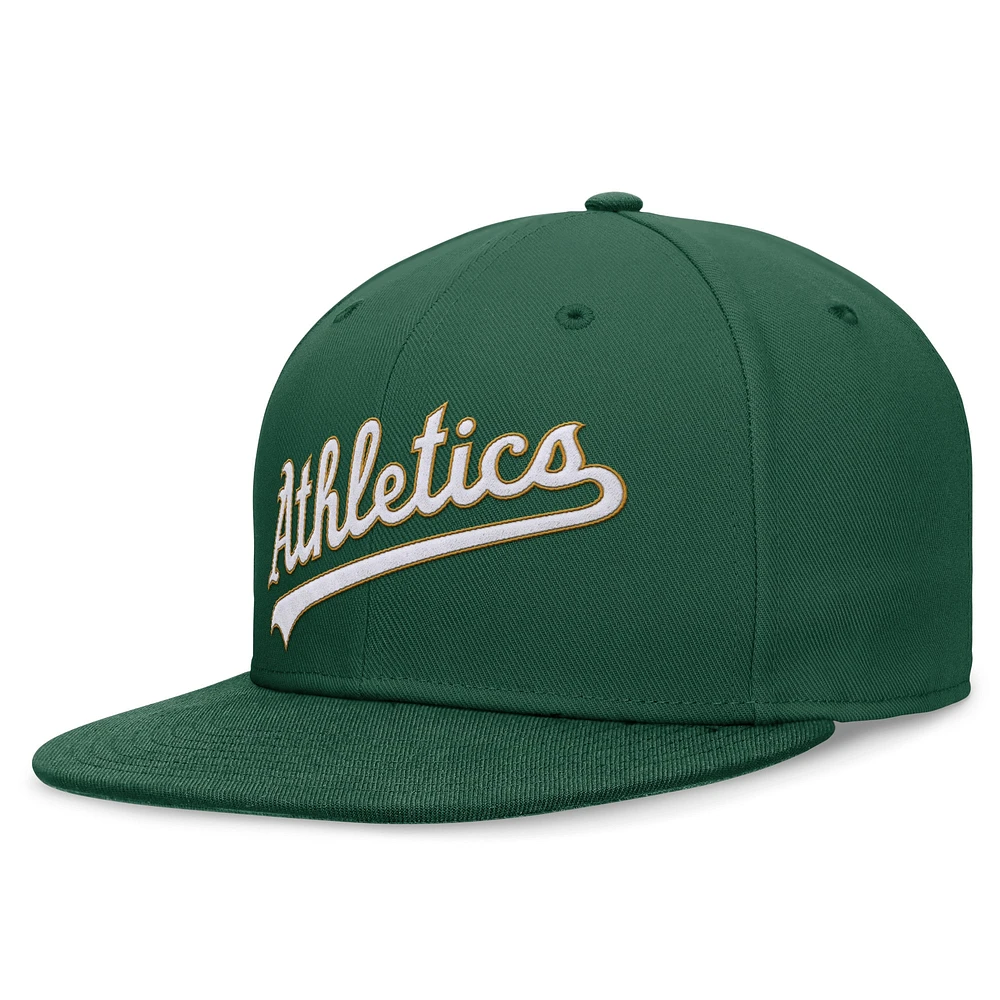 Men's Nike Green Athletics Performance Fitted Hat