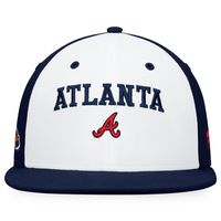 FBC BRAVES NAVY WHITE MLB ICONIC COLOR BLOCKED FITTED CAN HATMENHIC