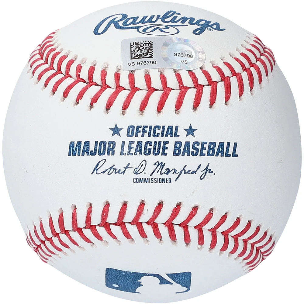Matt Olson, joueur des Braves d'Atlanta, a dédicacé une balle de baseball de Rawlings avec l'inscription "For the A!"