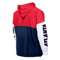Coupe-vent à capuche entièrement zippé New Era bleu marine/rouge Atlanta Braves pour homme